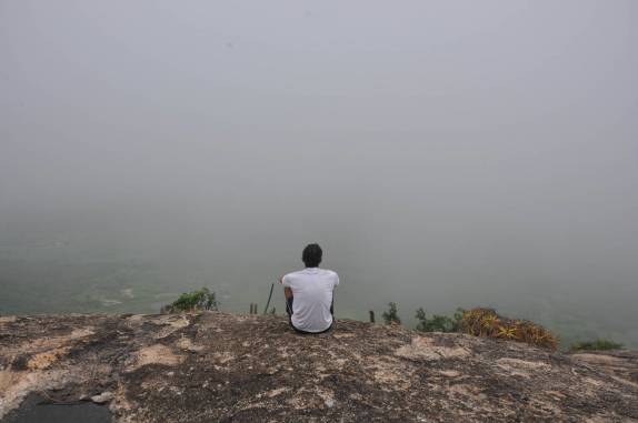 Tempo nublado no alto da Pedra dos Ventos, em Quixadá, no sertão do Ceará